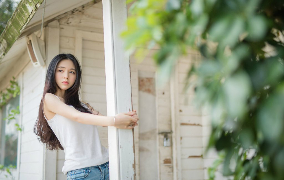 友谊是美酒，年份越久越醇香浓厚；友谊是焰火，在高处绽放才愈是美丽；友谊是鲜花，送之于人手有余香。